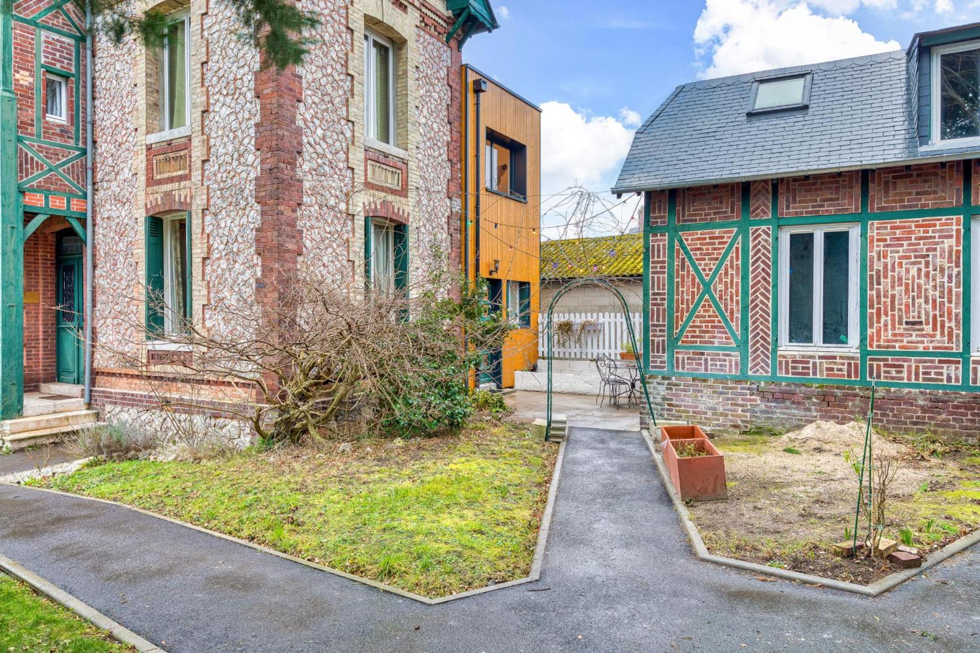 Апартаменты Rose Ecrin De Charme Avec Parking Terrasse Privee Et Jardin Partage Grand-Couronne Экстерьер фото