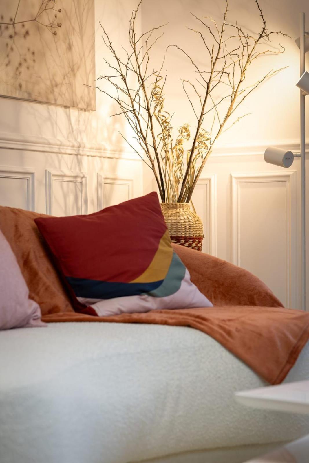 Апартаменты Rose Ecrin De Charme Avec Parking Terrasse Privee Et Jardin Partage Grand-Couronne Экстерьер фото