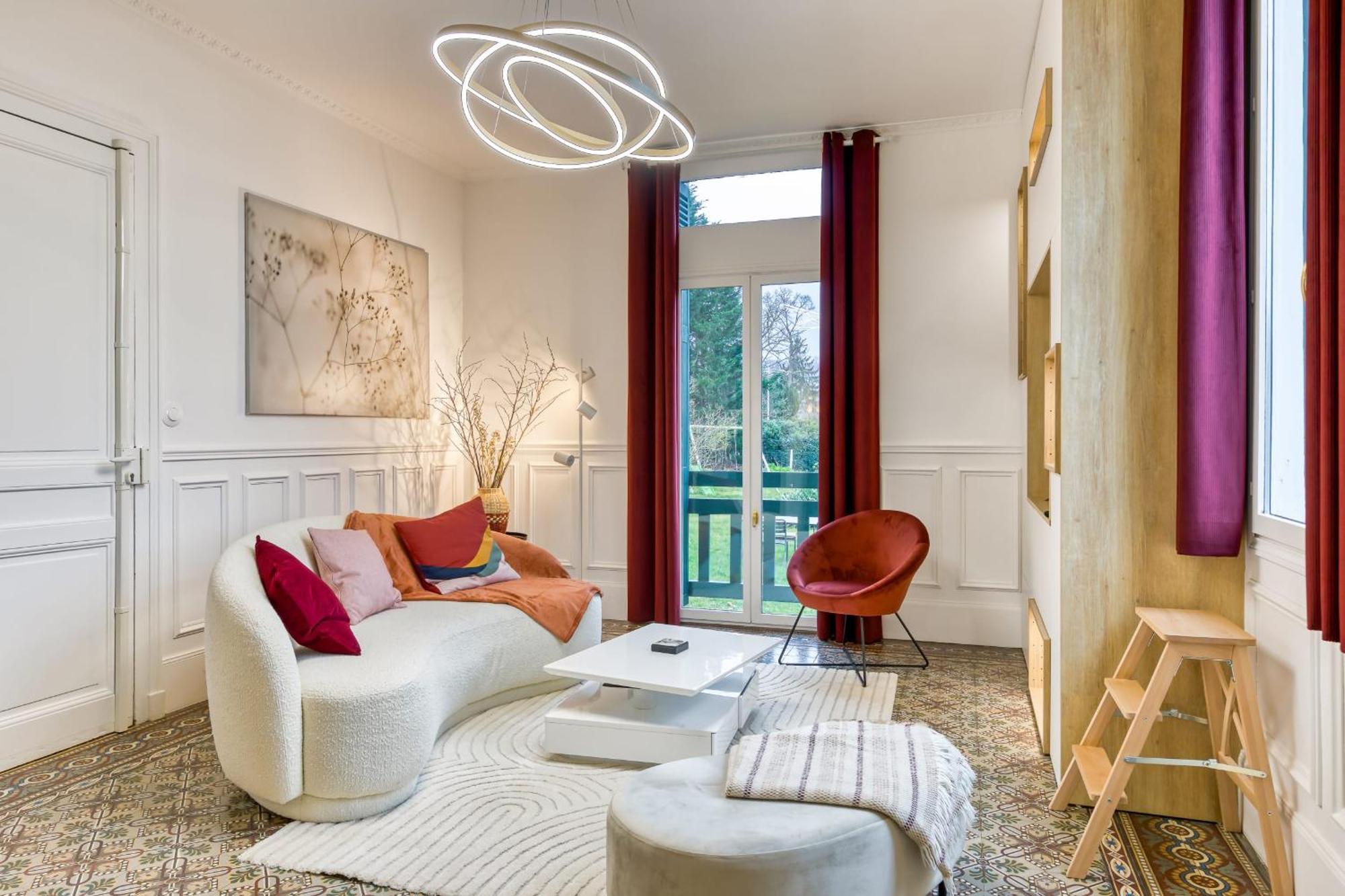 Апартаменты Rose Ecrin De Charme Avec Parking Terrasse Privee Et Jardin Partage Grand-Couronne Экстерьер фото